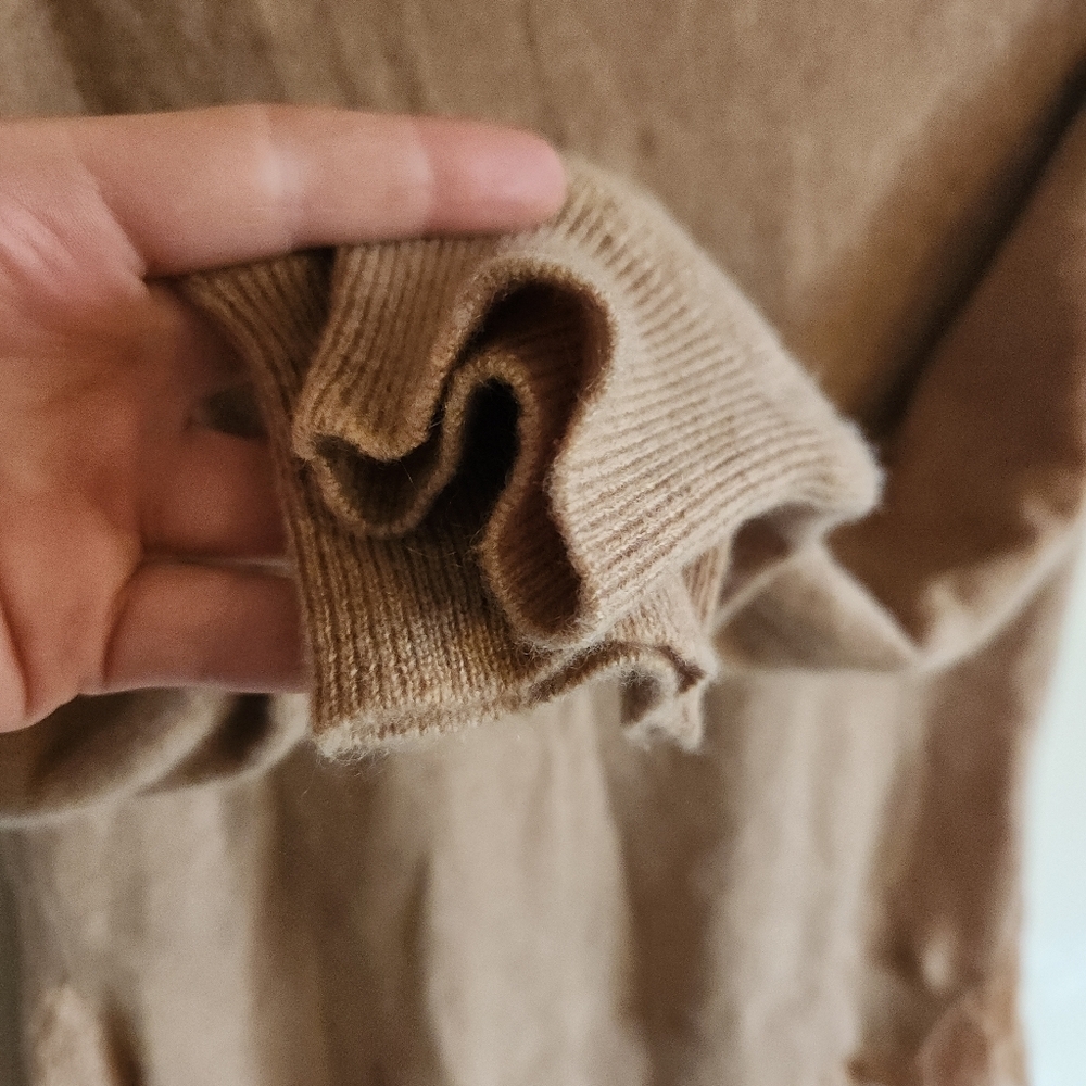 Garnet Hill Shirttail Cashmere Sweater Ruffle Detail Tan Cream Medium M - Picture 7 of 9